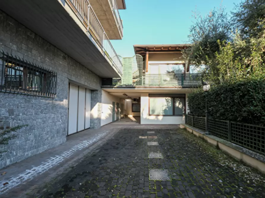 Immagine 10 di Negozio in vendita  in Via Nazionale a Ranzanico