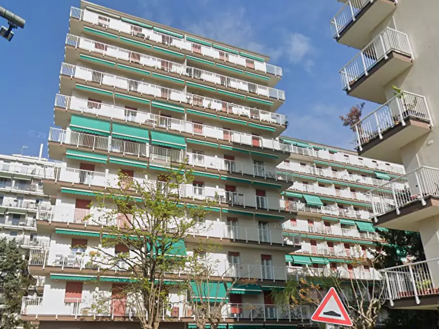 Immagine 8 di Appartamento in vendita  in Via Georg Bizet a Pioltello