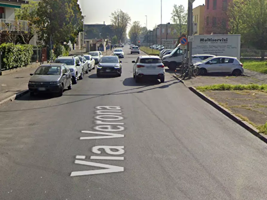 Immagine 12 di Garage in vendita  in Via Richard Wagner a Pioltello