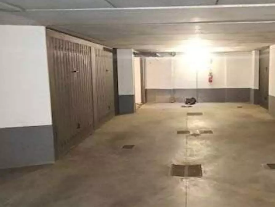 Immagine 2 di Garage in vendita  in Via XI Febbraio a Trezzo Sull'adda