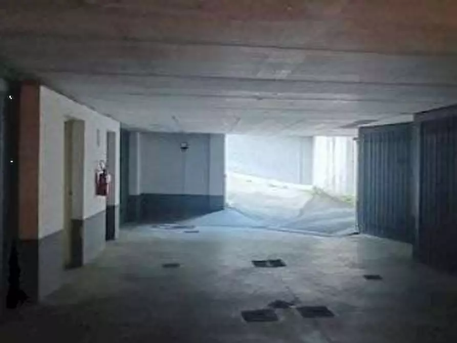 Immagine 1 di Garage in vendita  in Via XI Febbraio a Trezzo Sull'adda
