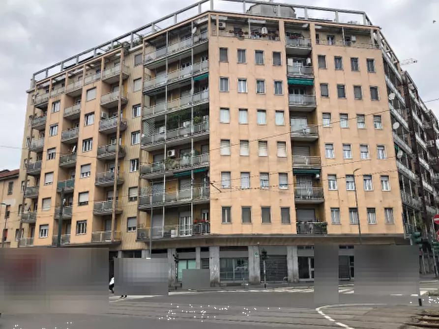 Immagine 4 di Magazzino in vendita  in Via Giambellino a Milano