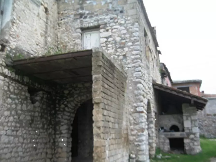 Immagine 7 di Rustico / casale in vendita  in Via Roma a Dragoni