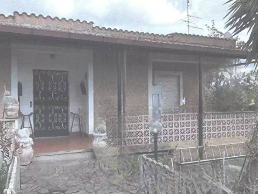 Immagine 1 di Casa indipendente in vendita  in Via Cesanese a Roma