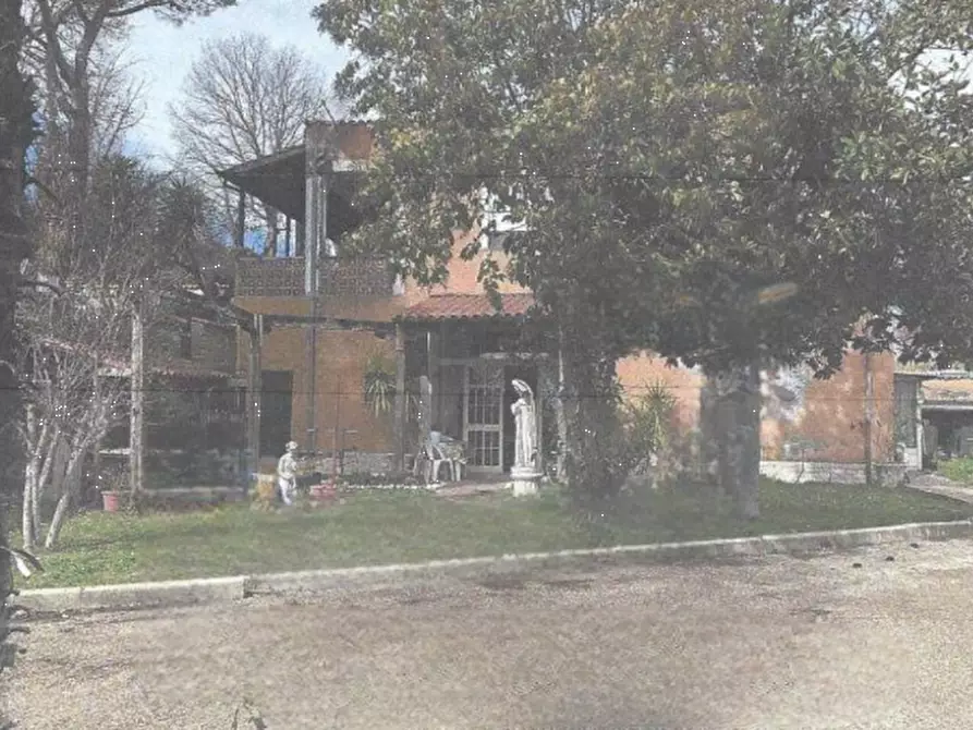 Immagine 2 di Casa indipendente in vendita  in Via Cesanese a Roma