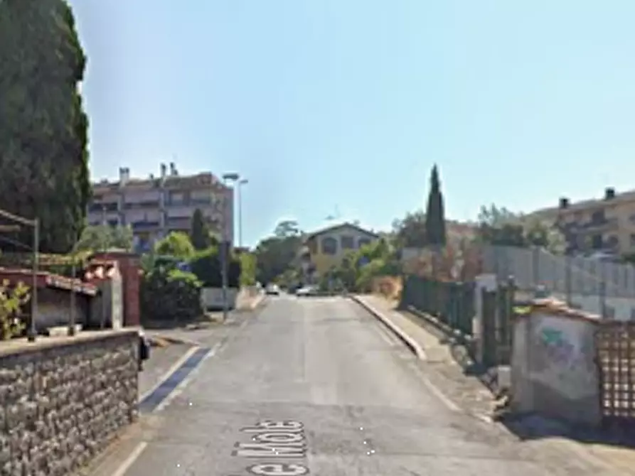 Immagine 3 di Laboratorio in vendita  in Via delle Mole a Albano Laziale