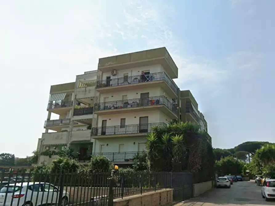 Immagine 10 di Appartamento in vendita  in C. Italia a Anzio