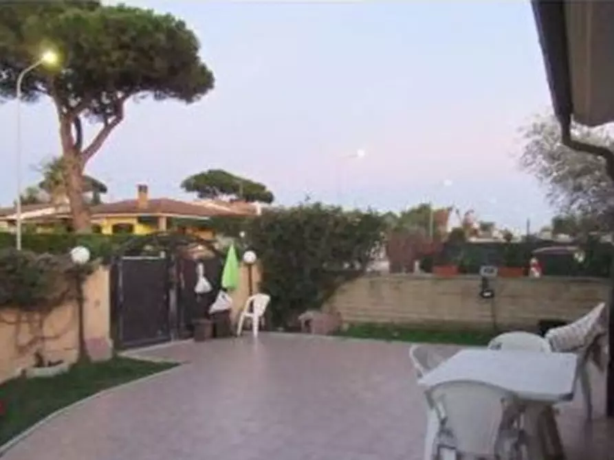 Immagine 4 di Casa indipendente in vendita  in Via Tagliamento a Ardea
