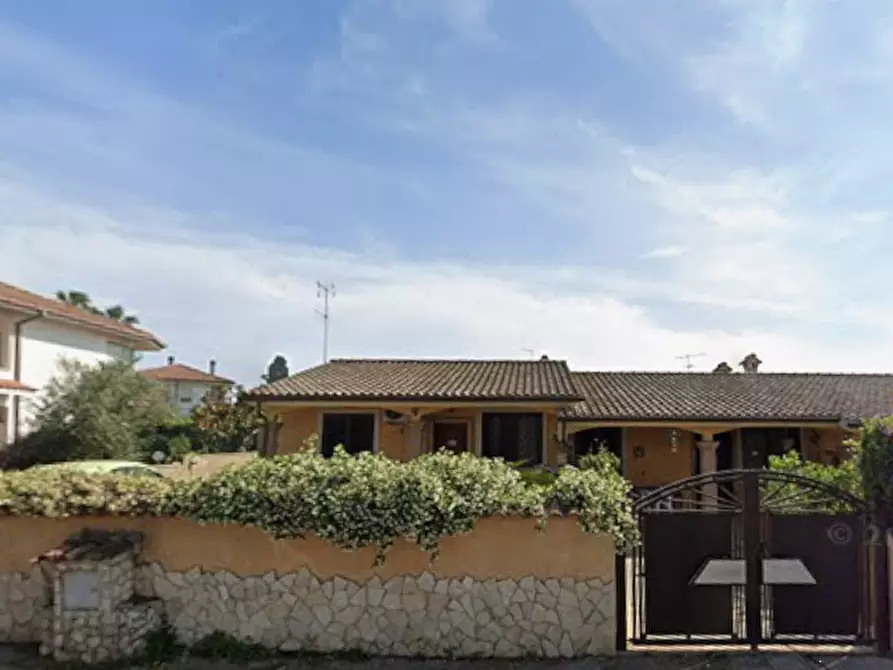 Immagine 6 di Casa indipendente in vendita  in Via Tagliamento a Ardea