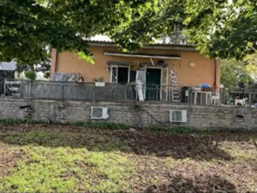 Immagine 9 di Casa bifamiliare in vendita  in Via Montegiove Vecchio a Lanuvio