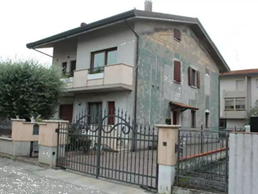 Immagine 8 di Appartamento in vendita  in Via Ticino a Cesenatico
