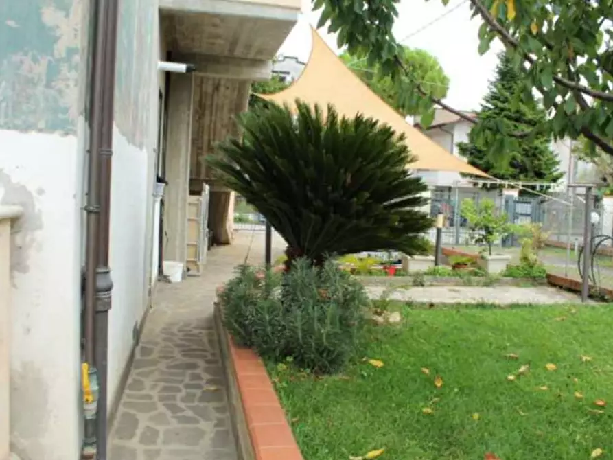 Immagine 14 di Appartamento in vendita  in Via Ticino a Cesenatico