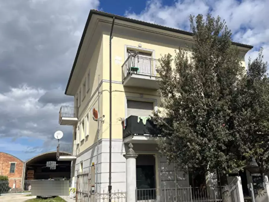 Immagine 4 di Negozio in vendita  in Via della Libertà a Russi