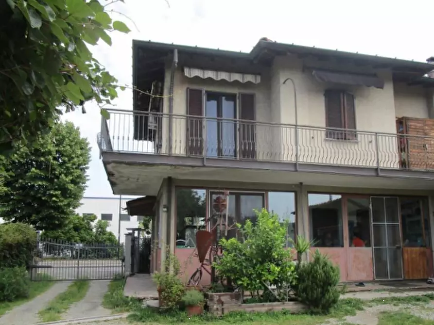 Immagine 3 di Appartamento in vendita  in Via Guglielmo Marconi, a Limbiate