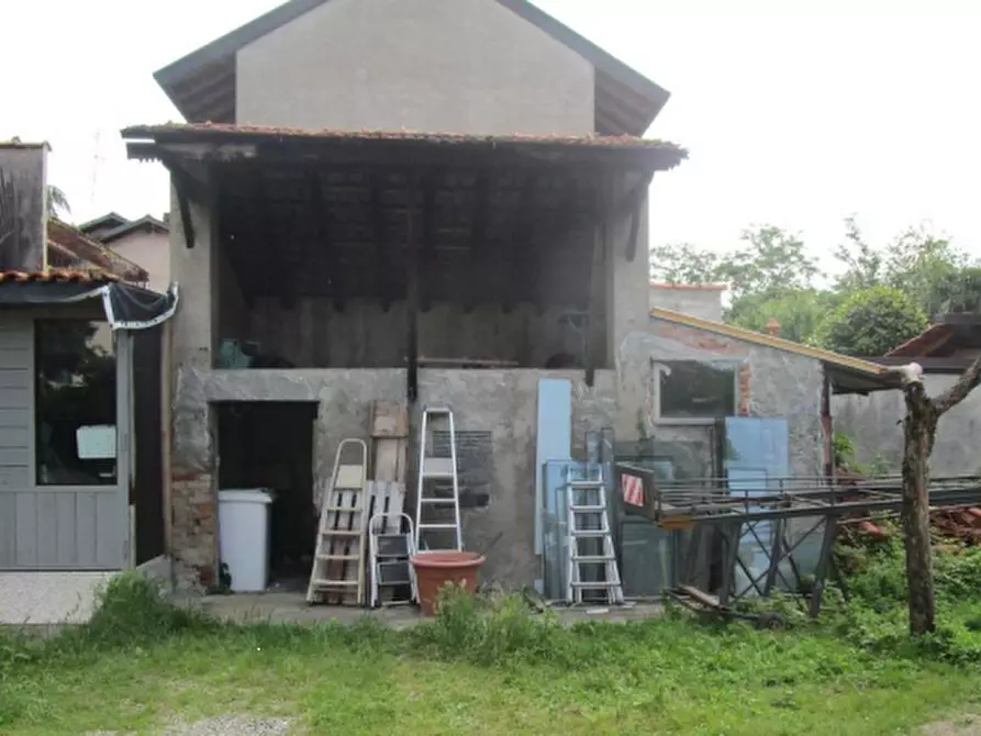 Immagine 10 di Appartamento in vendita  in Via Guglielmo Marconi, a Limbiate