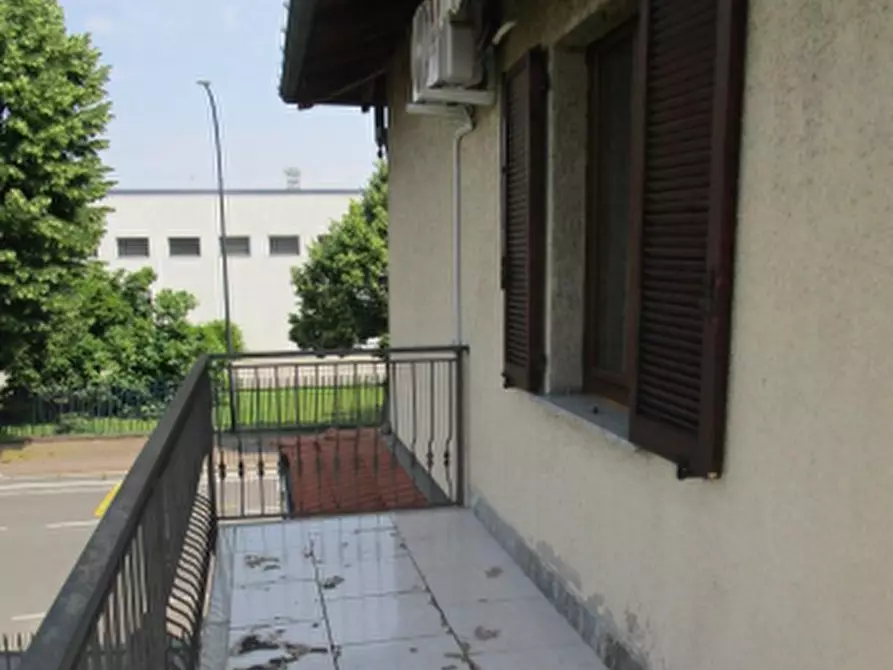 Immagine 11 di Appartamento in vendita  in Via Guglielmo Marconi, a Limbiate