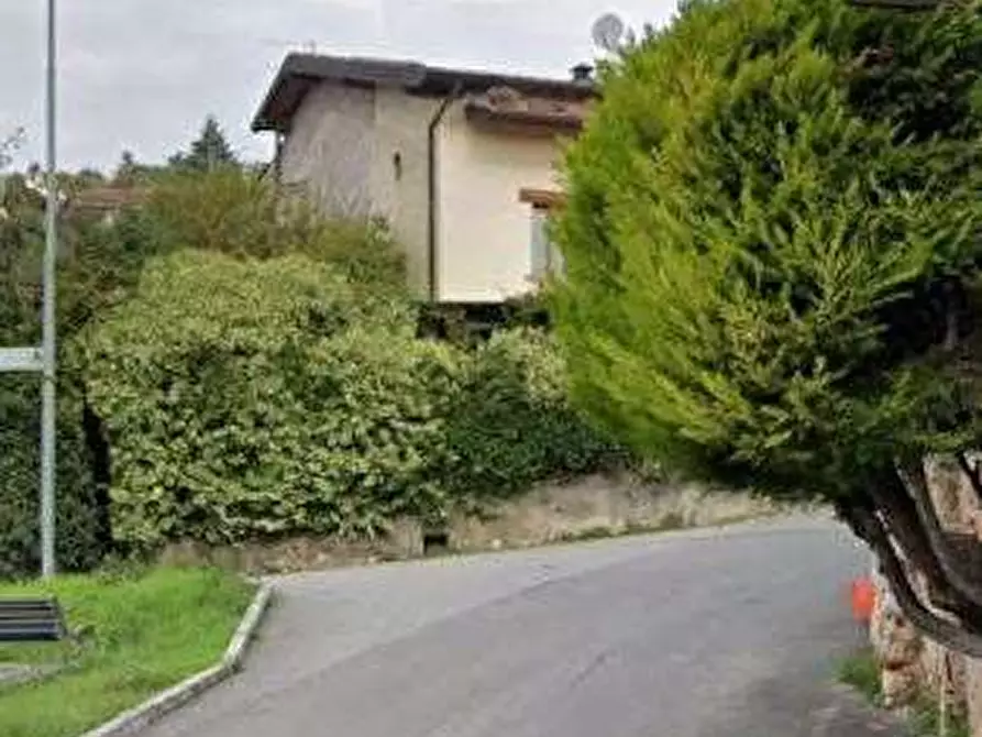 Immagine 4 di Rustico / casale in vendita  in Via Gazzolo a Serle