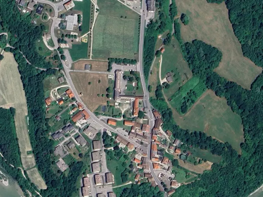 Immagine 2 di Laboratorio in vendita  in Viale Roma a Ponte Nelle Alpi
