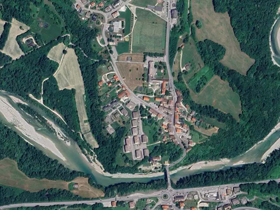 Immagine 3 di Laboratorio in vendita  in Viale Roma a Ponte Nelle Alpi