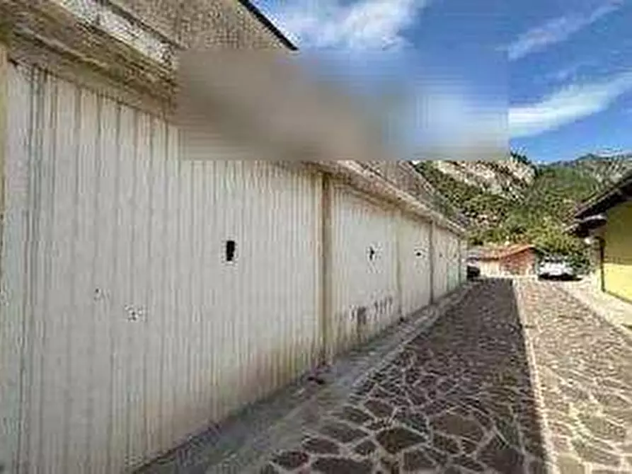 Immagine 1 di Garage in vendita  in Via Fontane a Tremosine