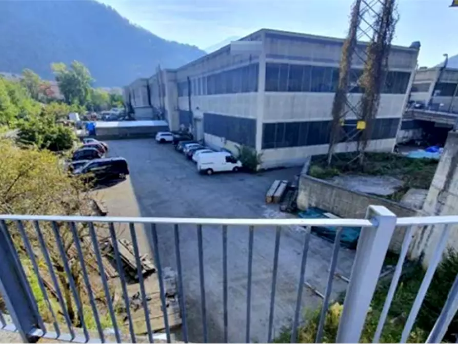 Immagine 3 di Laboratorio in vendita  in Via Fratelli Capponi a Sarezzo