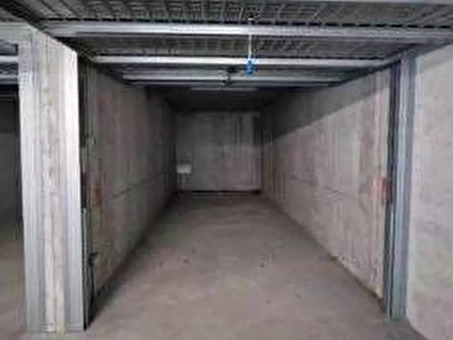Immagine 1 di Garage in vendita  in via Europa Unita  a Songavazzo