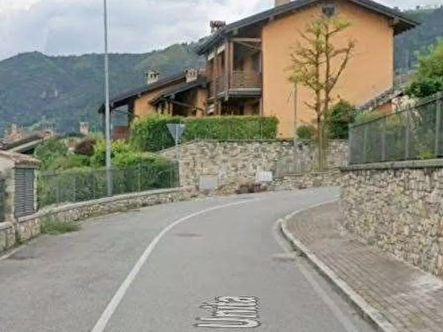 Immagine 5 di Garage in vendita  in via Europa Unita  a Songavazzo