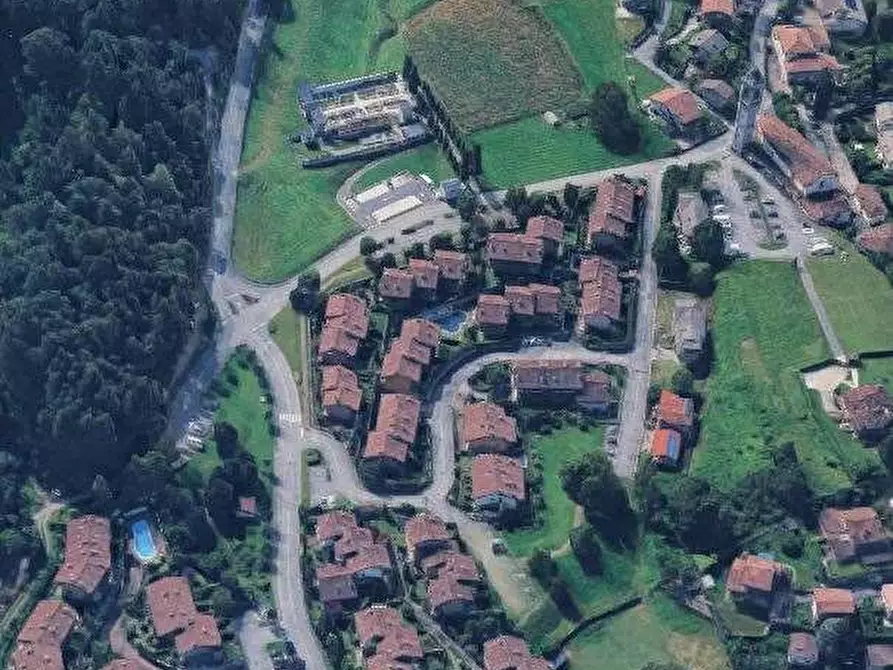 Immagine 7 di Garage in vendita  in via Europa Unita  a Songavazzo