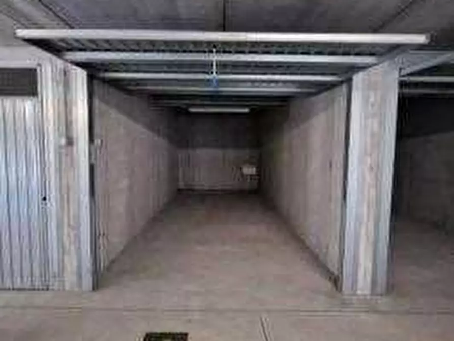 Immagine 1 di Garage in vendita  in via Europa Unita  a Songavazzo
