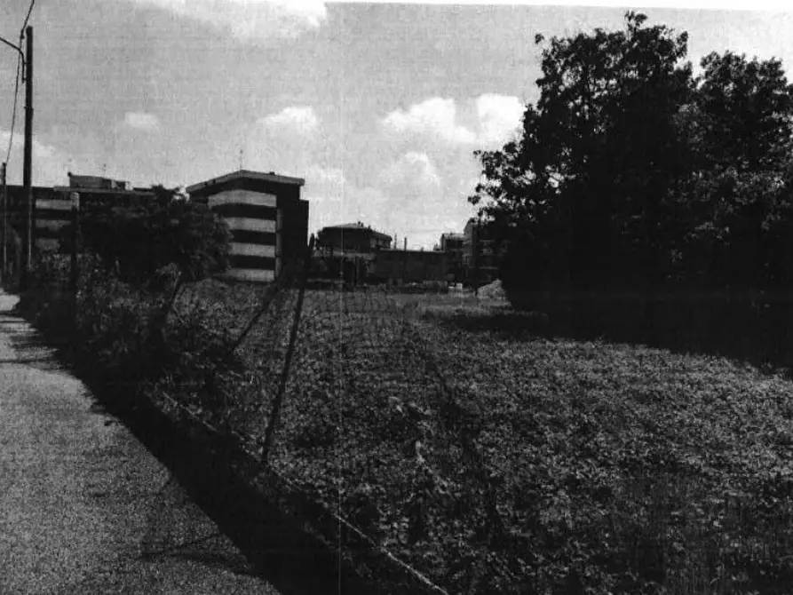 Immagine 1 di Terreno agricolo in vendita  in località Erba a Erba