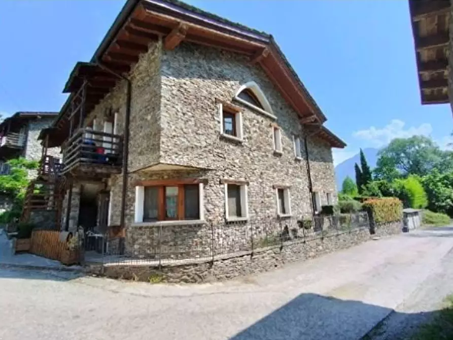 Immagine 2 di Appartamento in vendita  in Via Forte di Fuentes a Colico