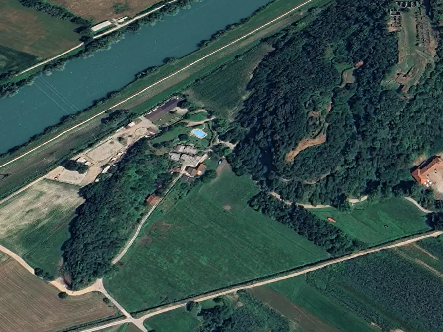Immagine 11 di Appartamento in vendita  in Via Forte di Fuentes a Colico