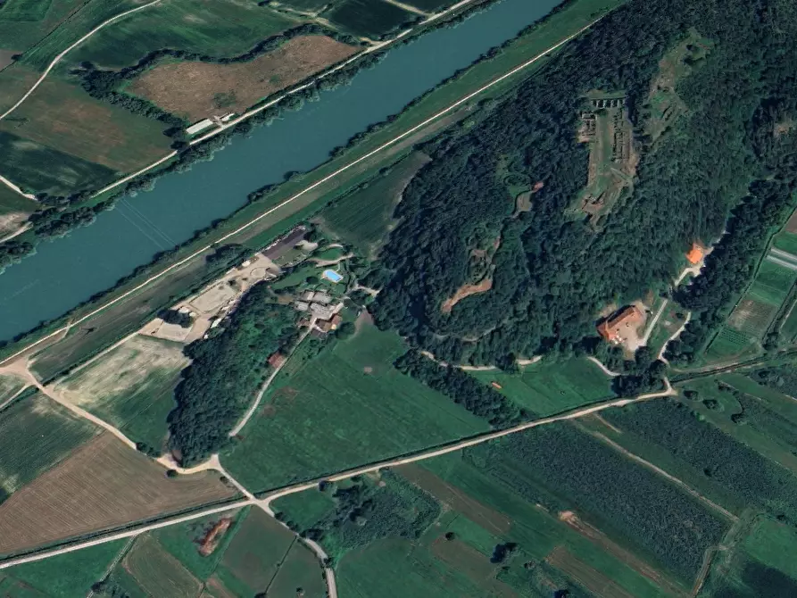 Immagine 12 di Appartamento in vendita  in Via Forte di Fuentes a Colico