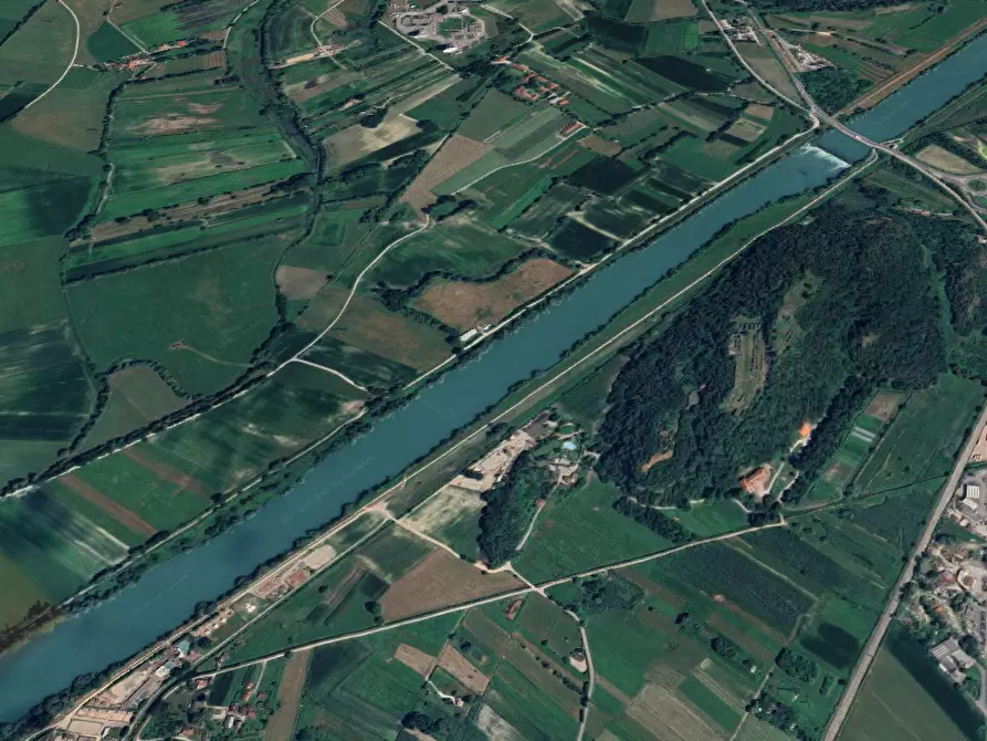 Immagine 14 di Appartamento in vendita  in Via Forte di Fuentes a Colico