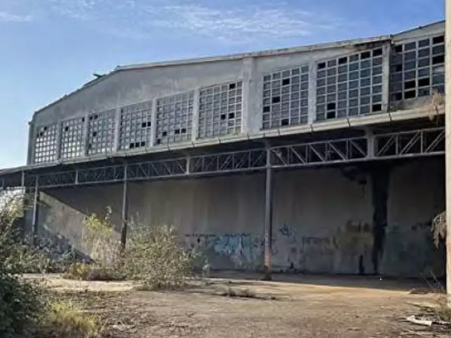 Immagine 2 di Capannone industriale in vendita  in Via Giuseppe Greppi a Casatenovo