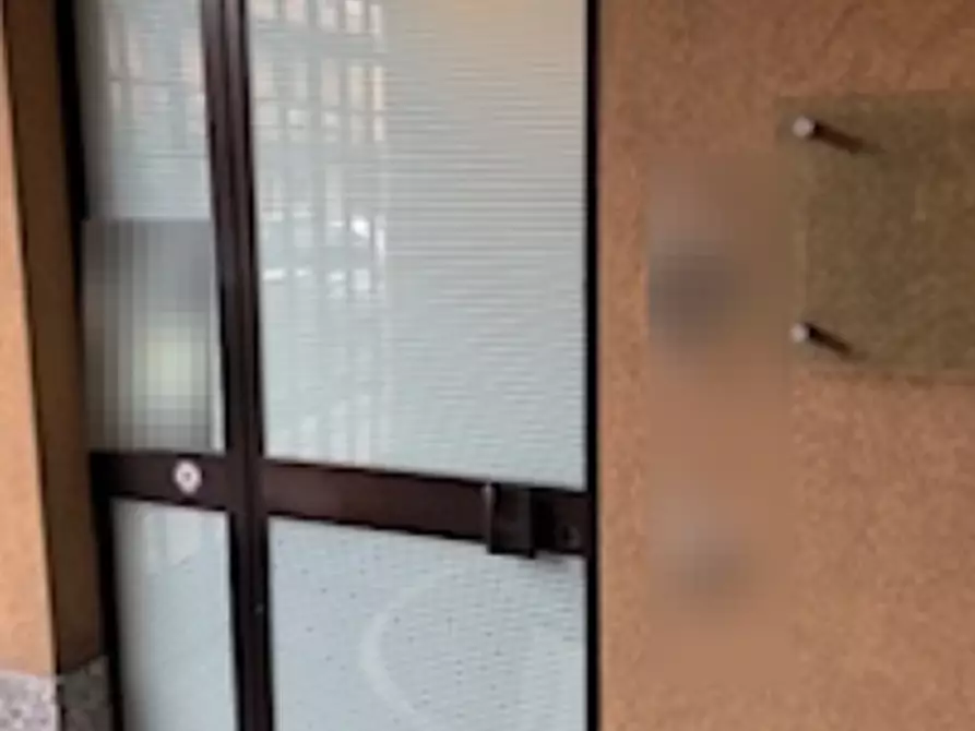 Immagine 1 di Negozio in vendita  in Via Andrea Appiani  a Lecco