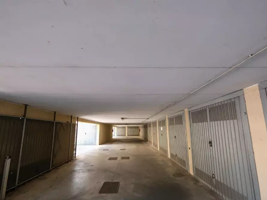 Immagine 1 di Garage in vendita  in Vicolo Corridoni a Gorgonzola