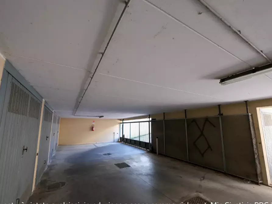 Immagine 2 di Garage in vendita  in Vicolo Corridoni a Gorgonzola