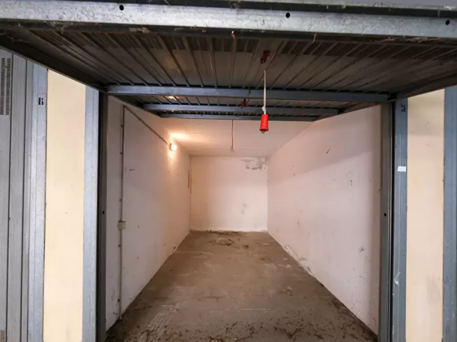 Immagine 3 di Garage in vendita  in Vicolo Corridoni a Gorgonzola