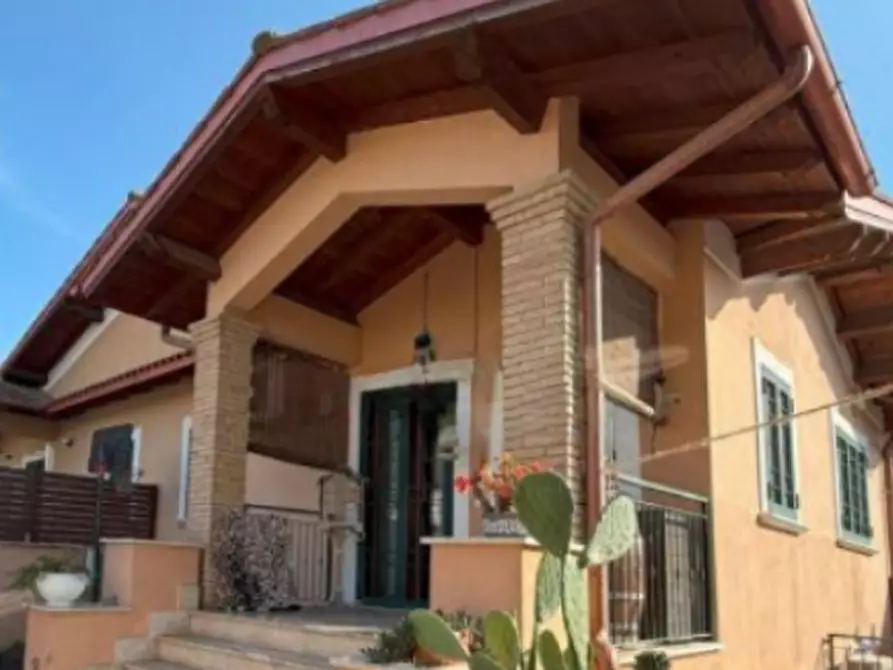 Immagine 2 di Villa in vendita  in Via Caiolo a Roma