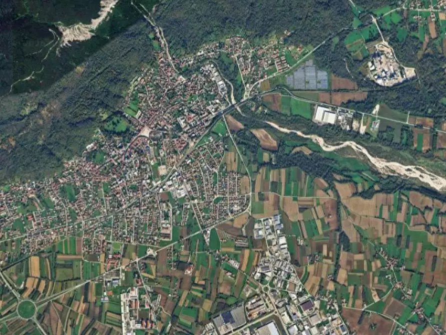 Immagine 8 di Negozio in vendita  in Piazza Italia a Maniago