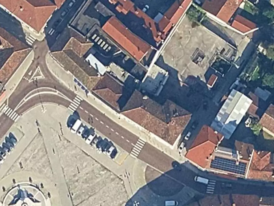 Immagine 10 di Negozio in vendita  in Piazza Italia a Maniago