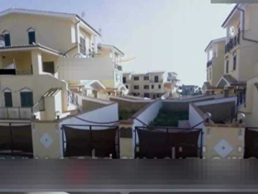 Immagine 1 di Appartamento in vendita  in Via Taglio delle Cinque Miglia a Nettuno
