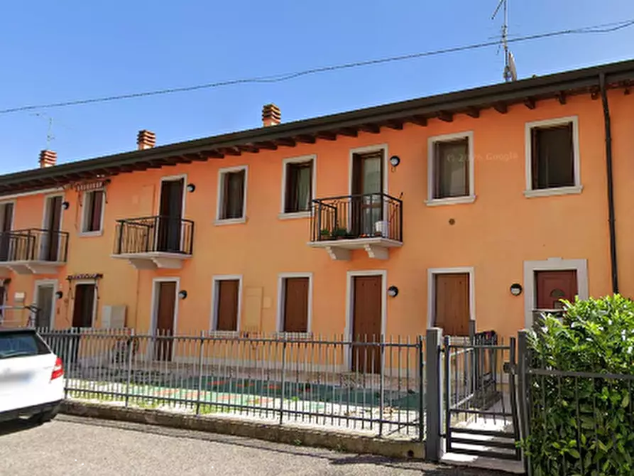 Immagine 2 di Appartamento in vendita  in Via Principe Amedeo a Villafranca Di Verona