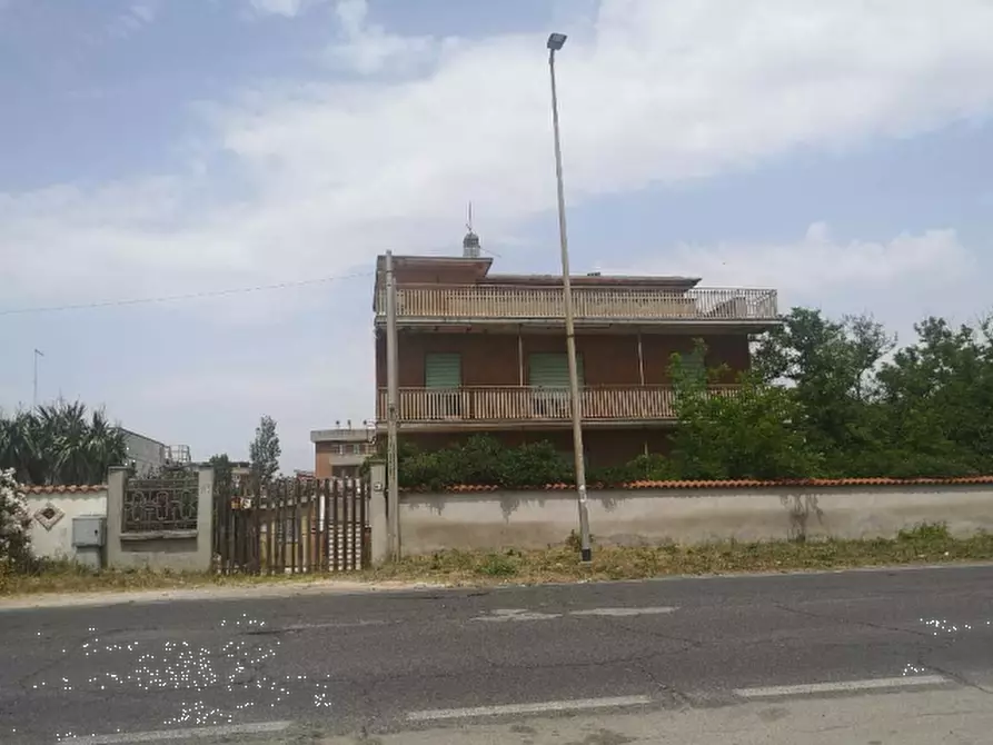 Immagine 1 di Appartamento in vendita  in Lungomare degli Ardeatini a Ardea