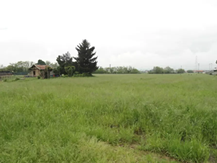 Immagine 2 di Terreno agricolo in vendita  in Via Castello a Cornate D'adda
