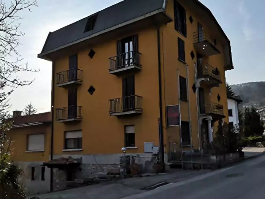 Immagine 2 di Hotel in vendita  in Via Provinciale a Alta Valle Intelvi