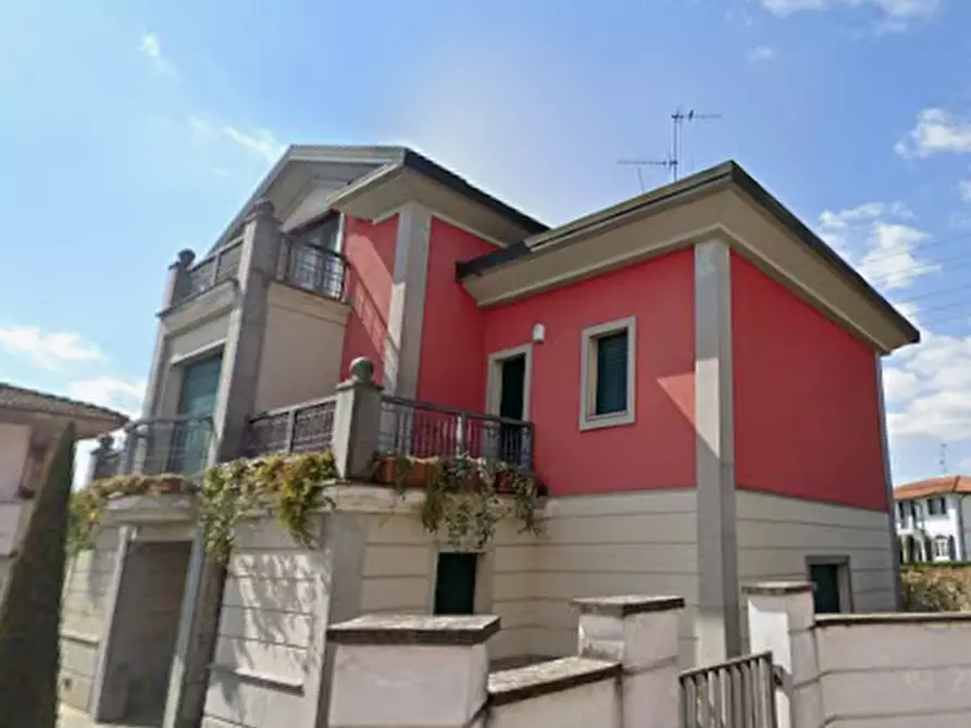 Immagine 2 di Villa in vendita  in Via Galeazze a Cortenuova