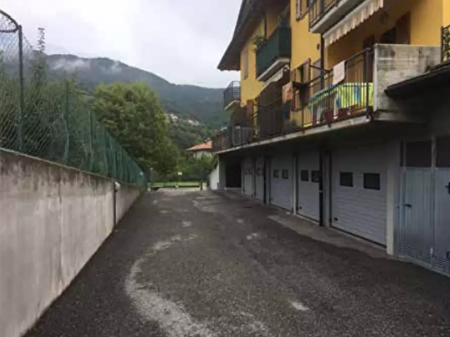 Immagine 4 di Appartamento in vendita  in Via Enio Salvi a Zogno