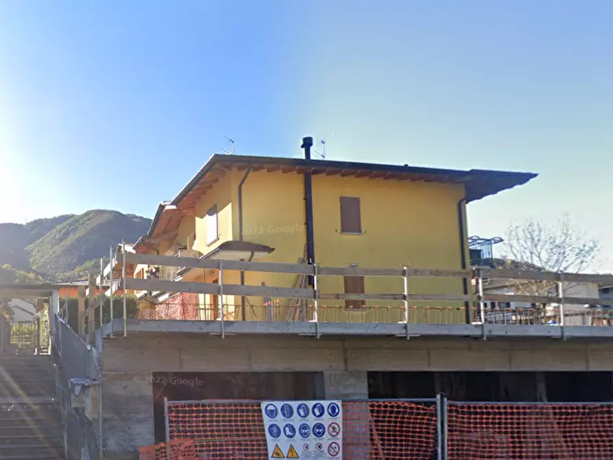 Immagine 7 di Appartamento in vendita  in Via Enio Salvi a Zogno